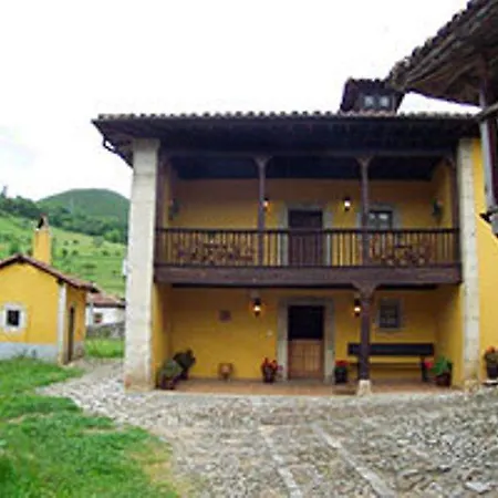 La Corrolada Guest House Avin Exterior photo